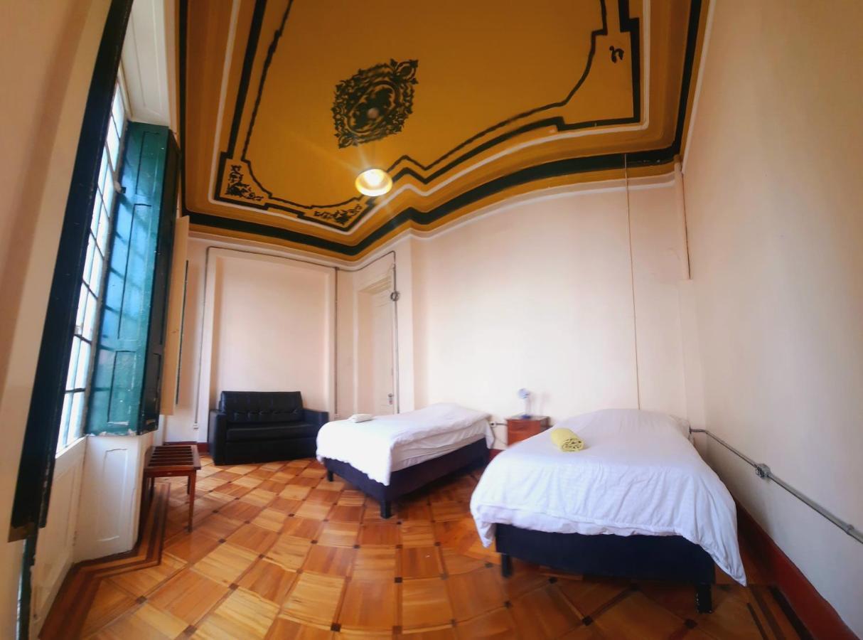 Hostal R10 ボゴタ エクステリア 写真